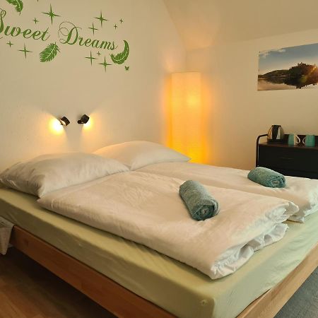 Lichtdurchflutetes Zimmer - Kaeppele Waldbuttelbrunn Exteriör bild