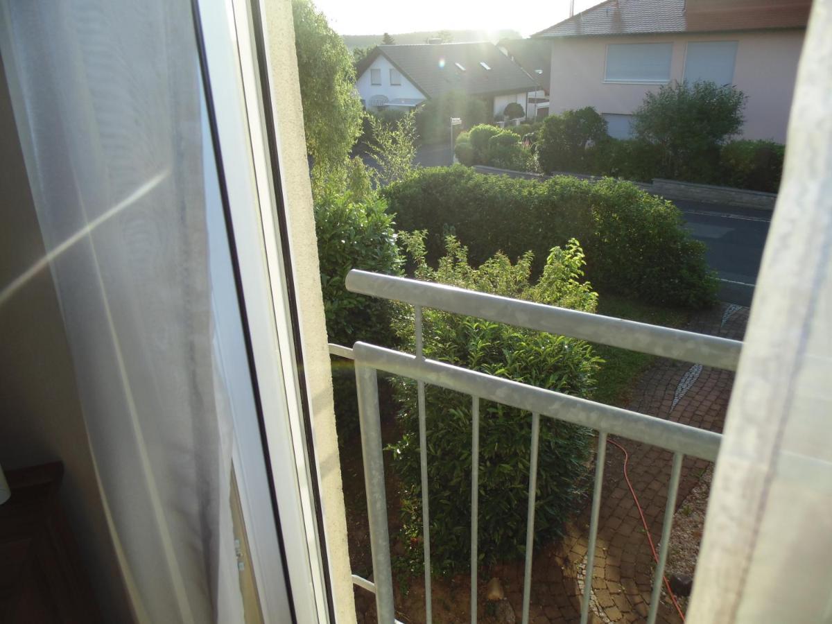 Lichtdurchflutetes Zimmer - Kaeppele Waldbuttelbrunn Exteriör bild